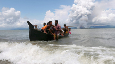 Rohingyas at sea.jpg