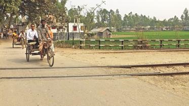 Santahar-Kaunia railway.jpg