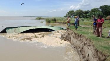 School lost into Padma.jpg