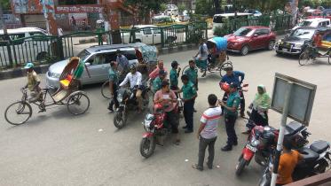 traffic sergeant checking license