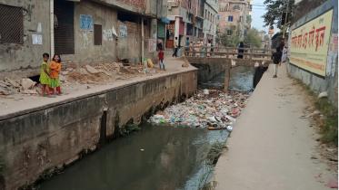 Shahjadpur drainage canal.jpg