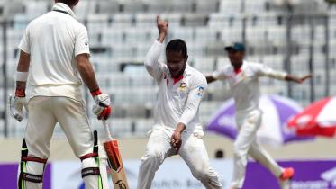 Shakib_10 wicket_BD.jpg