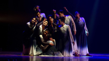 Shatabdir Mahanayak.jpg