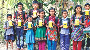 solar lamps 1.jpg