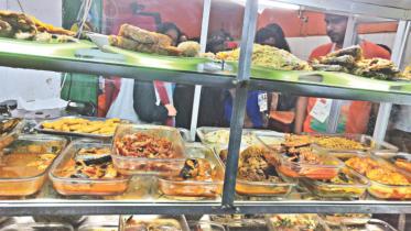 streetside restuarant.jpg