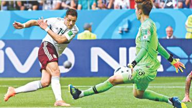 Striker Javier 'Chicharito' Hernandez.jpg