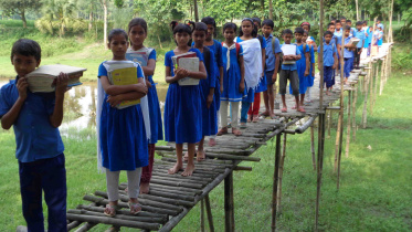 Students of Nurar Potal Government Primary School.jpg