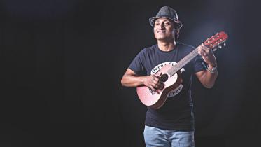 The Moon that never loses his Glow