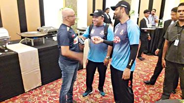 tigers with chandika.jpg