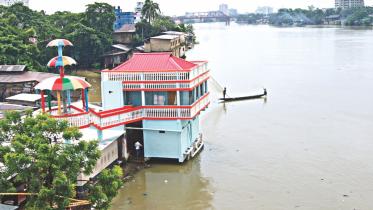 Toilets occupying Surma.jpg
