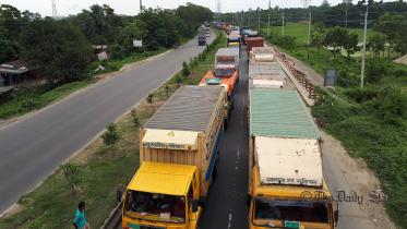 Traffic Jam in Dhaka-Chittagong highway