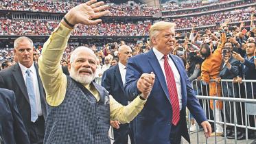 trump and modi.jpg