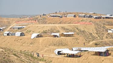 ukhiya makeshift camp.jpg