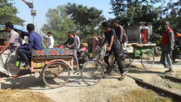 Unmanned level crossing Gaibandha.jpg