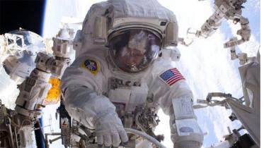 US-Spacewalker-web.jpg