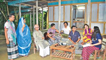 vul thake nirbhul.jpg