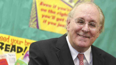 Winston Groom_AP.jpg