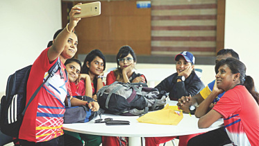 womens cricket.jpg