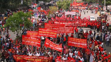 workers rally.jpg