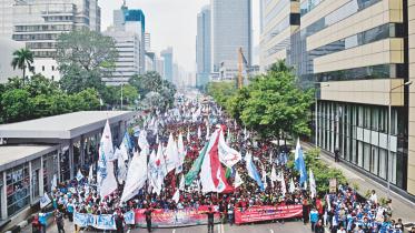 workers rally.jpg