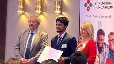 3_bangladeshi_students_win_excellence_award_in_hungary_3.jpg