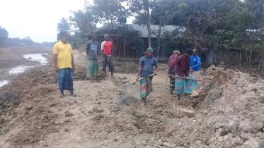 dhamai-river-excavation-road-blocked.jpg