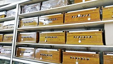 harmoniums-1.jpg