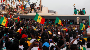 senegal_crowd_feat.jpg