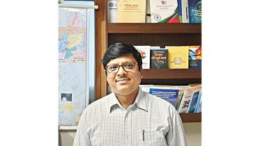prabir-de.jpg