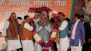 modi-greeted-bjp-won.jpg