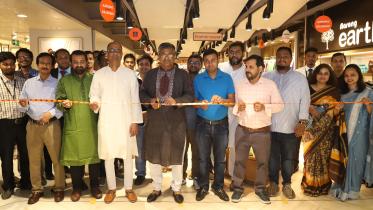 aarong-opens-25th-outlet.jpg