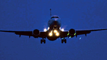 laser-effect-biman-night-landing.jpg