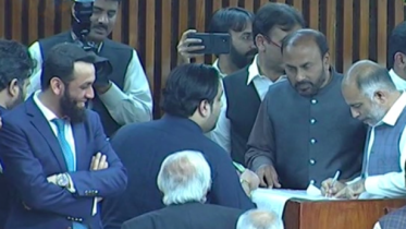 No confidence-motion: Voting against Imran Khan begins