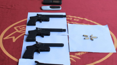 Father, son arrested with Indian-made pistols in Benapole 