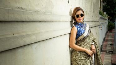 Green sari blue blouse 1