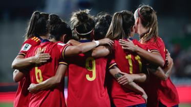 spain_women_footballers.jpg