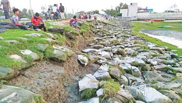 embankment-collapses-in-sitakunda.jpg