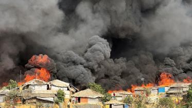 Rohingya refugee camp fire