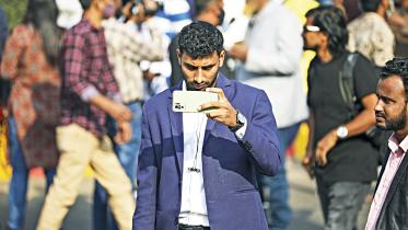 4G smartphone production