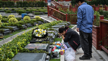 Chinese mourners