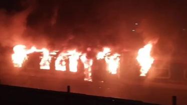 train_set_on_fire_at_tejgaon.jpg