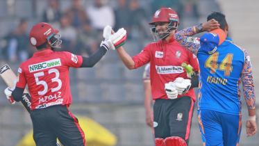 Shoaib Malik, Mehedi Hasan Miraz.jpg