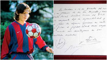 messi_and_napkin_contract.jpg