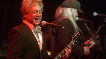 Eric Carmen, frontman of The Raspberries, passes away at 74
