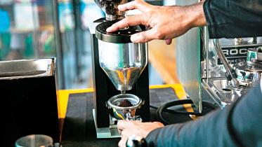 cafe culture maturing in Dhaka