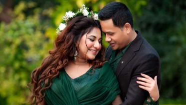 Close Up-1 star Liza.jpg