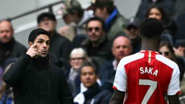 Mikel Arteta and Saka 