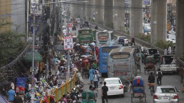 mirpur-10 intersection traffic control
