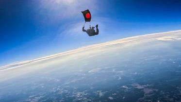 Ashik Chowdhury's record skydive from 41,000 feet!