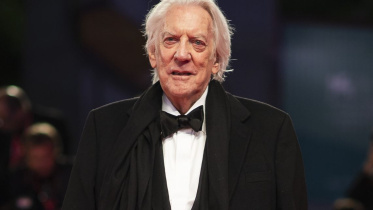 Actor Donald Sutherland dies at 88
